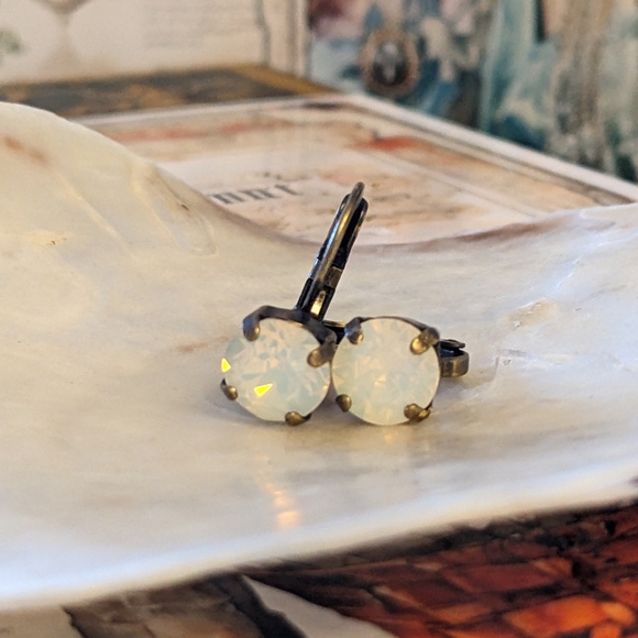 White Opal and AB Crystal Necklace & Earrings on Brass - Picture 6 of 8